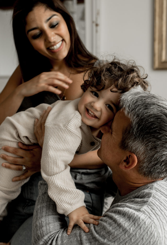 - photographe maternage proximal paris - photographe allaitement et matrescence paris - reportage photo nouveau né naturel seine et marne - documenter le maternage a domicile - dalale shoeir photographe