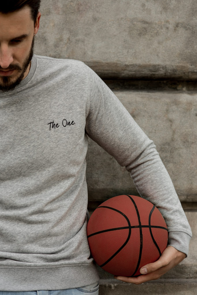 portrait homme lifestyle - seance photo portrait au naturel paris - portrait en lumiere naturelle marne la vallee - photographe lifestyle pontault combault - dalale shoeir photographe