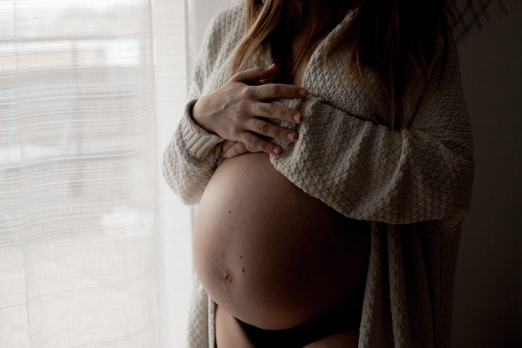 - photographe maternage proximal paris - photographe allaitement et matrescence paris - reportage photo nouveau né naturel seine et marne - documenter le maternage a domicile - dalale shoeir photographe