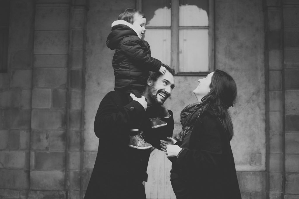 - photographe lifestyle grossesse - photographe maternage intime pontault combault - photos femme einceinte a domicile paris - photos intimes grossesse - dalale shoeir photographe