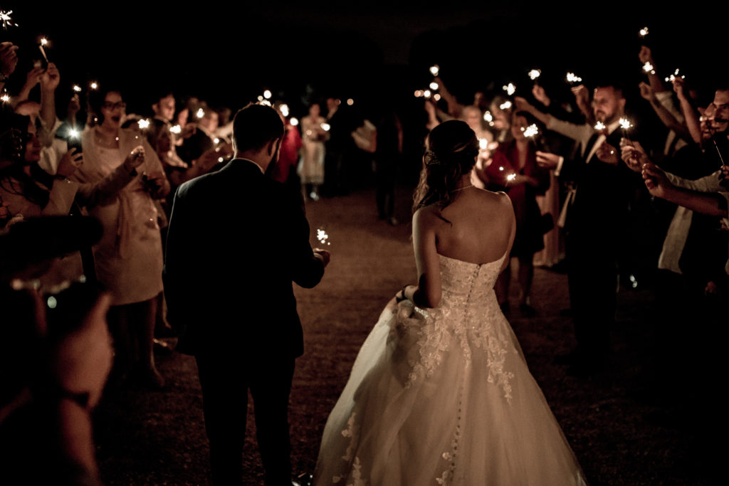 - seance photo couple mariage lifestyle - photos des maries - seance engagement ile de france - photographe mariage lifestyle seine et marne - inspiration photos de couple mariage paris - dalale shoeir photographe